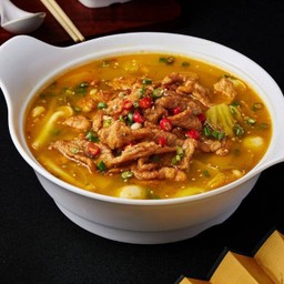 หมูต้มซุปสีทอง 金汤酸菜猪肉片
