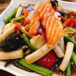 ตำไหลบัวแซลม่อน