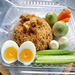 ข้าวคลุกน้ำพริกผัดกากหมู+ไข่ต้ม