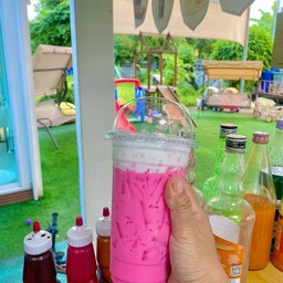 นมชมพูเย็น