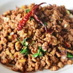 กะเพราพริกแห้ง