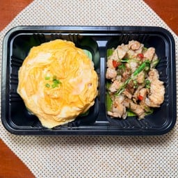 ข้าวหมูสามชั้นคั่วกะปิ