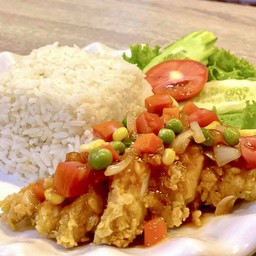 ข้าวไก่กรอบ ซอสมะเขือ