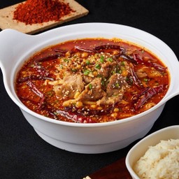 เนื้อวัวต้มซุปหมาล่า 麻辣水煮牛肉