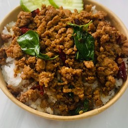 ข้าวกะเพราพริกแห้ง