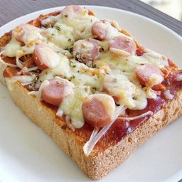 ปังพิซซ่าไส้กรอกชีส