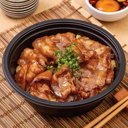 ข้าวหน้าหมูสามชั้นพ่นไฟ