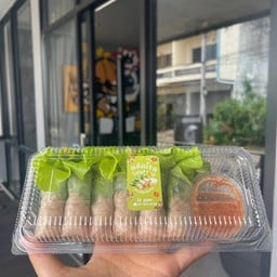 หม่าล่า แหนมเนืองโรล สลัดโรล