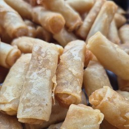 ปอเปี๊ยะทอด (10 ชิ้น)