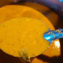 ขนมจีนไก่ทอดแม่ยาย