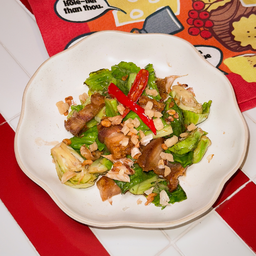 ผัดผักแขนงหมูกรอบ