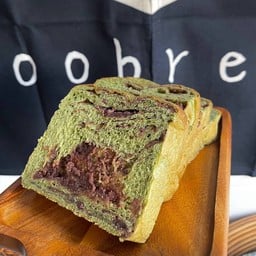 ขนมปังมัทฉะถั่วแดงสไลด์