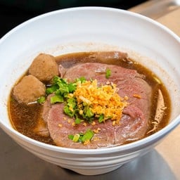 ก๋วยเตี๋ยวเนื้อวากิว