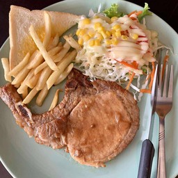 สเต็กพอร์คชอป/สลัด/เฟรนฟราย