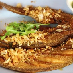 ปลาเนื้ออ่อนทอดกระเทียมเล็ก