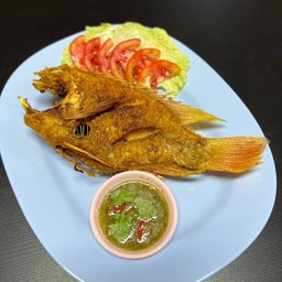 ปลาทับทิมทอด / น้ำจิ้มซีฟู้ด (1ตัว)