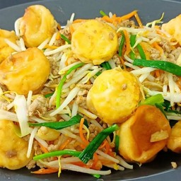 เต้าหู้ผัดไก่สับ+ถั่วงอก (กับข้าว)