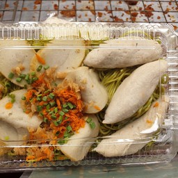 บะหมี่หยกลูกชิ้น