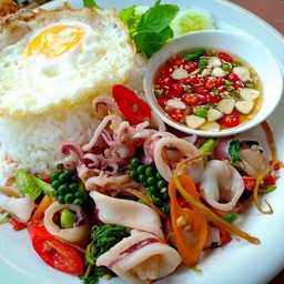 ผัดฉ่าราดข้าว