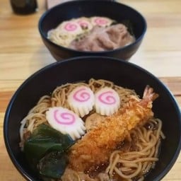 ซารุราเม็งกุ้งทอด