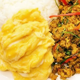 [อร่อยซ่ากับโค้ก] ข้าวราดคั่วกลิ้ง+ไข่ข้น +  โค้ก ออริจินัล (กระป๋อง) 