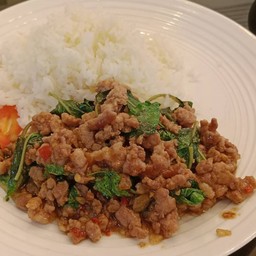 กระเพราหมูสับ