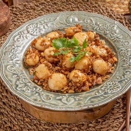 หอยเชลล์ผัดกระเทียม