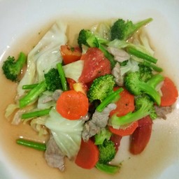 ผัดผักรวมน้ำมันหอย(กับข้าว)ผักตามฤดูกาล