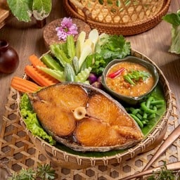 ชุดน้ำพริกไข่ปูปลาอินทรีย์ทอด