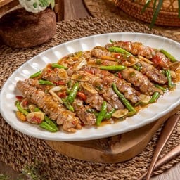 กั้งไข่เนื้อผัดพริกสด