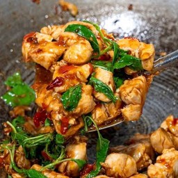 ข้าวราดเพราไก่