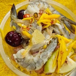 ยำมะม่วงกุ้งสด