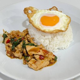 ข้าวกะเพราไก่+ไข่ดาว