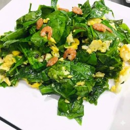 ใบเหรียงผัดไข่กุ้งแก้ง