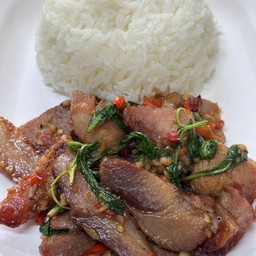 ข้าวกะเพราคอหมูย่าง