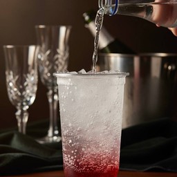 น้ำสตอเบอรี่โซดา  ช่วยเสริมสร้างภูมิคุ้มกันและบำรุงผิว