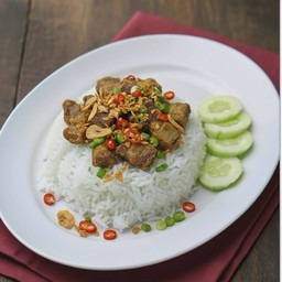 ข้าวหมูสามชั้นทอดคลุกพริกเกลือ