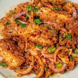 ยำไก่แซ่บ ยำไก่แซ่บ