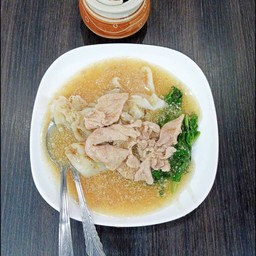 ราดหน้าเส้นใหญ่