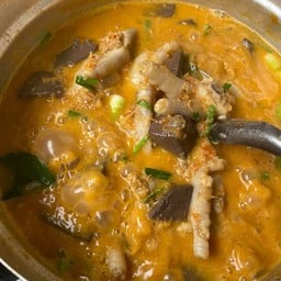 ลาบยโส By เจ๊อุ้ม