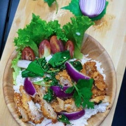 ข้าวยำไก่แซ่บ เดอะชิกเก้นป๊อป 0