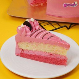 เค้กไวท์ช็อคสตรอเบอร์รี่ ( White choc strawberry Cake )
