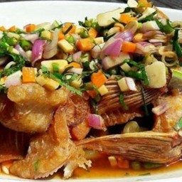ปลาทับทิมทรงเครื่อง