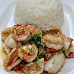 ข้าวกะเพราทะเล