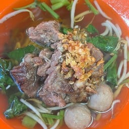 บอสก๋วยเตี๋ยวเนื้อเปื่อย/สด ซอยกำนัน
