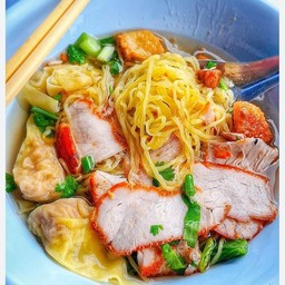 บะหมี่เกี๊ยวหมูแดง
