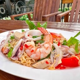 ยำมาม่ารวมมิตรทะเล