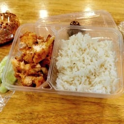 ข้าวไก่ทอดน้ำปลา