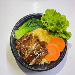 กะเพราะหมูสับ&บะหมี่ Fon