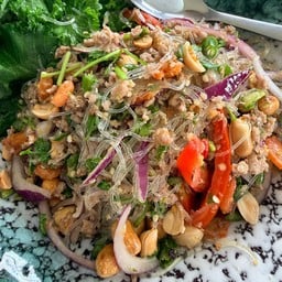 Chomboon Cafe and Bistro